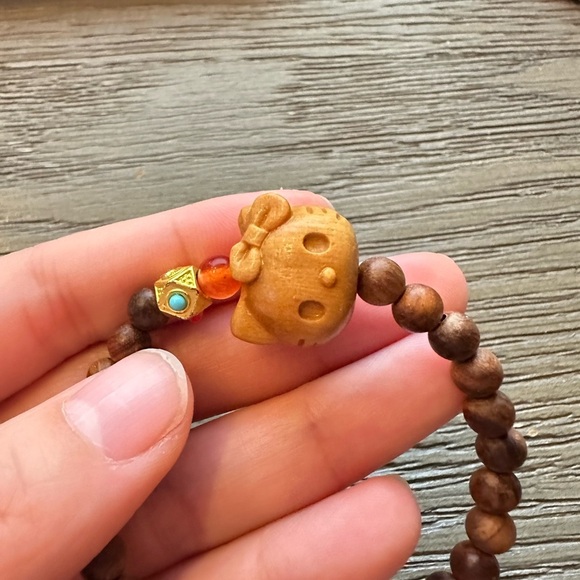 Wooden Beaded Bracelet with Cat Charm - Picture 2 of 4